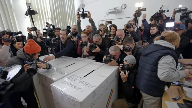 A run-off between Calin Giurgescu and Marcel Ciolacu in Romania's presidential elections